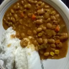A picture of Brown Beans stew.