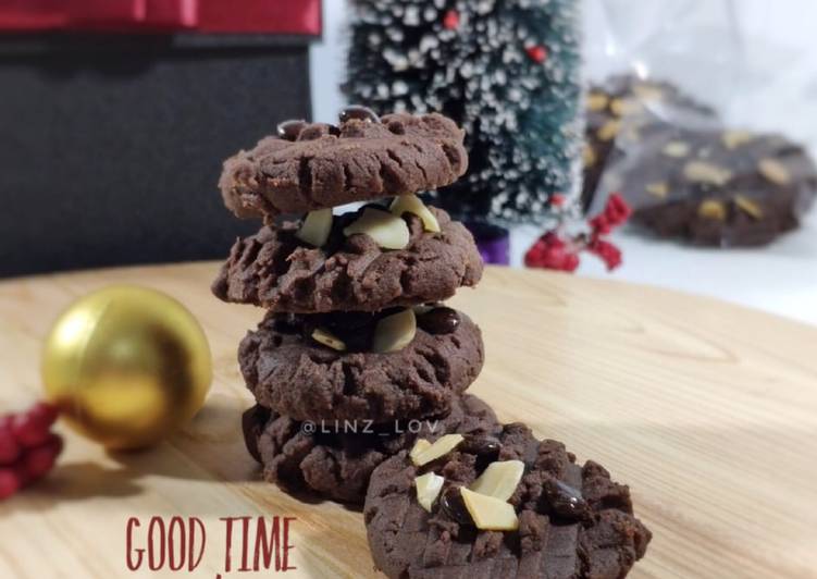 Cara Gampang Menyiapkan Good Time Cookies - cookies cokelat dengan choco chip dan almond - cemilan renyah, Bikin Ngiler