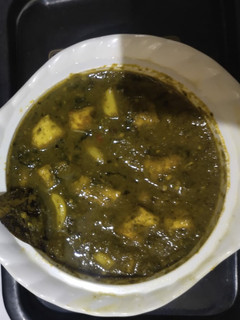 गार्लिक पालक पनीर(garlic palak paneer recipe in Hindi) रेसिपी मुख्य फोटो