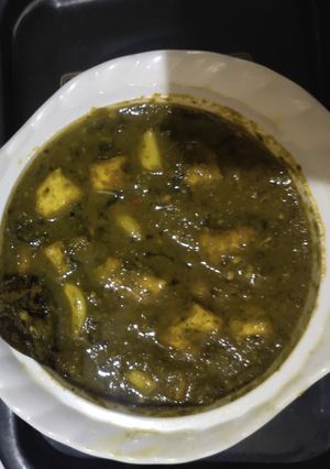 गार्लिक पालक पनीर(garlic palak paneer recipe in Hindi) रेसिपी मुख्य फोटो