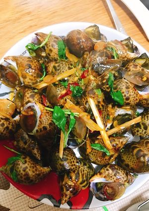 Hình của món Ốc hương xào sả ớt.
