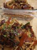Noddles con Verduritas y Cerdo en Salsa Unagi