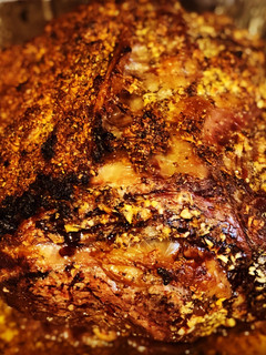 A picture of Garlic Prime Rib.