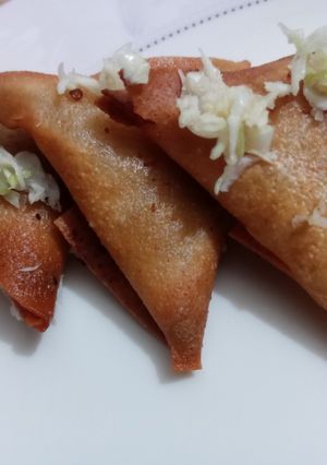 A picture of Mini Qeema Samosa.
