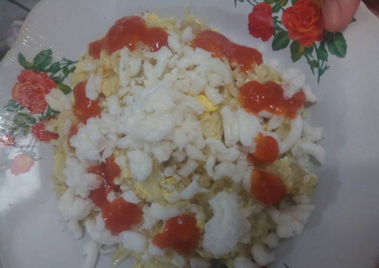 Seblak kerupuk putih