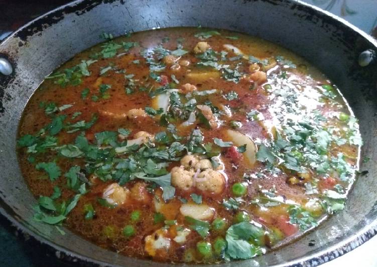 Recipe of Super Quick Fish gravy with peas