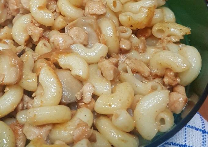 Macaroni ayam jamur saos tiram