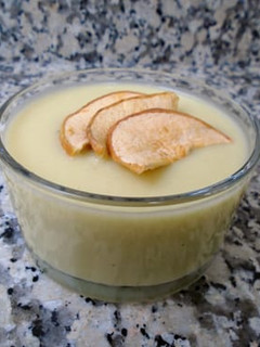 Una foto de Crema de puerro, patata y manzana