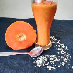A picture of Papaya Oats Banana Smoothie.
