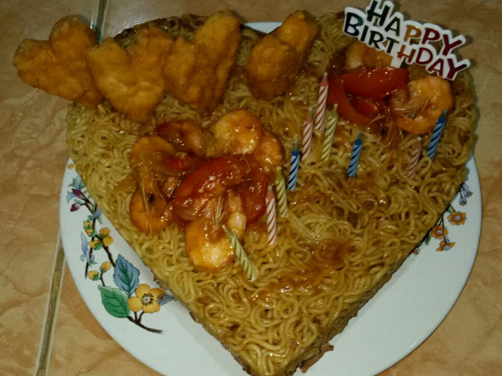 Wajib coba! Resep gampang membuat Noodle Cake Birthday Love Tart  lezat