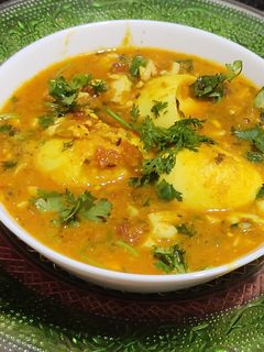 रेस्टॉरंट स्टाइल अंडा मसाला (Anda masala recipe in marathi) रेसिपी चे मुख्य फोटो