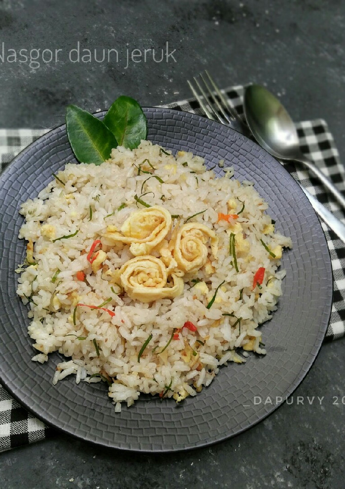 Foto resep Sepiring NASI GORENG DAUN JERUK #pr_bukannasibiasa