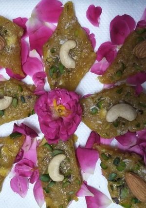A picture of Mango Pak(burfi).
