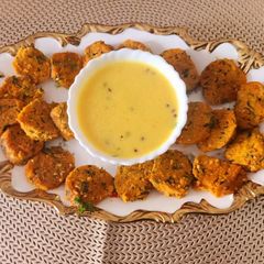 A picture of Methi muthiya.