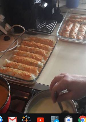 Una foto de Canelones de pollo y acelga