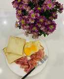 Bánh mì ốp la, thịt xông khói