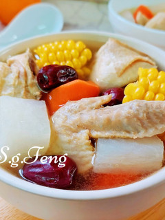 紅棗玉米蘿蔔雞湯 的食譜成品照片