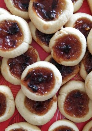 Una foto de Galletas de mantequilla y mermelada