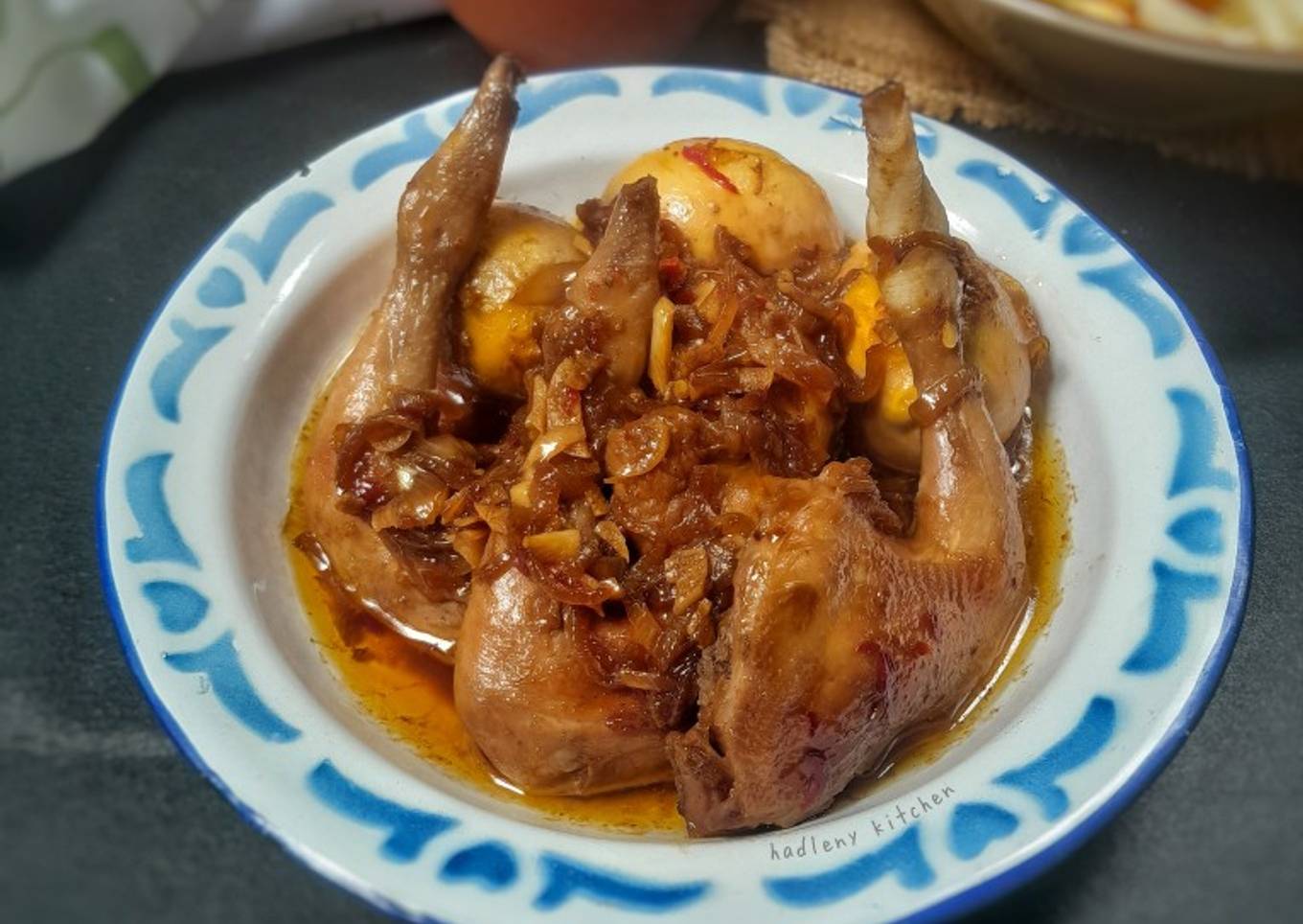 Paha Ayam & Telur Ungkep Kecap Mentega