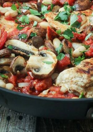 A picture of Tuscan Chicken Skillet.