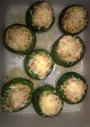 Una foto de Zapallitos Rellenos con Carne, Morrones, Arroz, Zanahoria y Huevo Duro