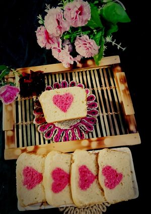 হিডেন হার্ট কেক (hidden heart cake recipe in Bengali) রেসিপির প্রধান ছবি