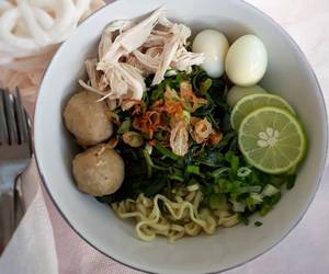 Masakan Unik Mie Kangkung Mantul Banget