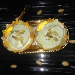 A picture of Pistachio icecream.