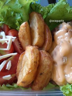 Foto resep Chicken Steak Potato Wedges and Fresh Salad