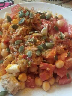 Una foto de Ensalada de garbanzos