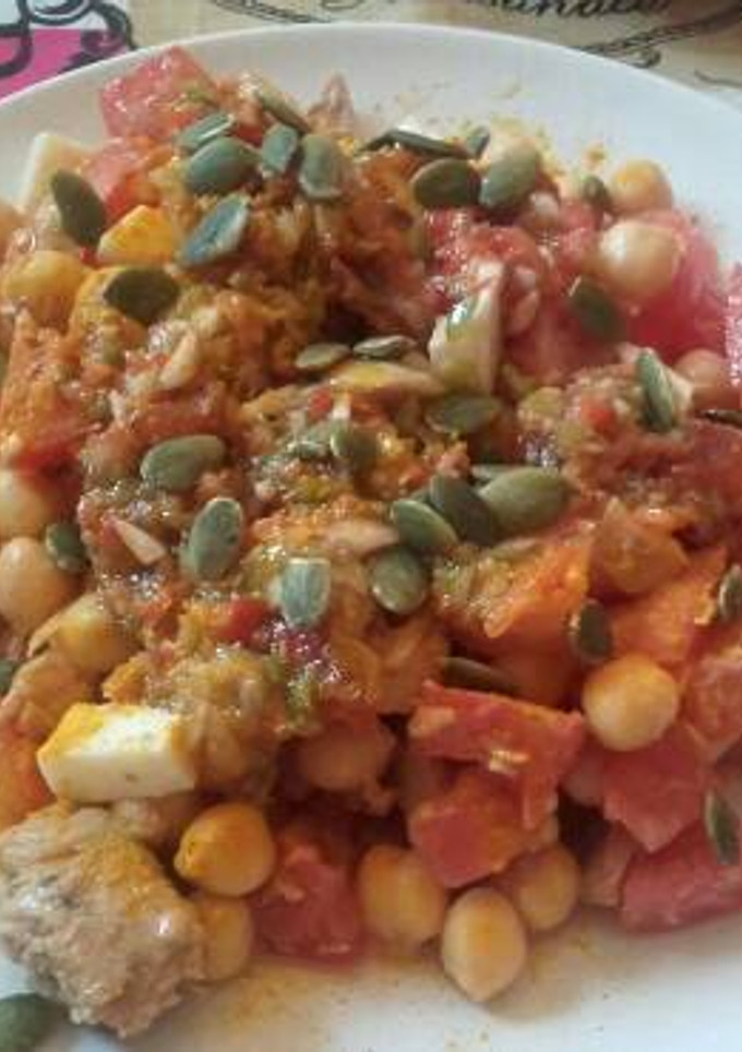 Una foto de Ensalada de garbanzos