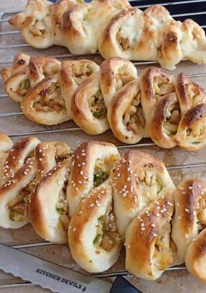 A picture of Chicken Bread 😋😋.