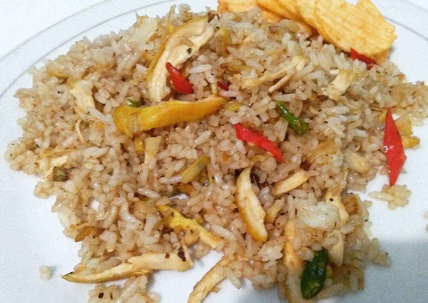 Nasi goreng chili oil ayam suwir