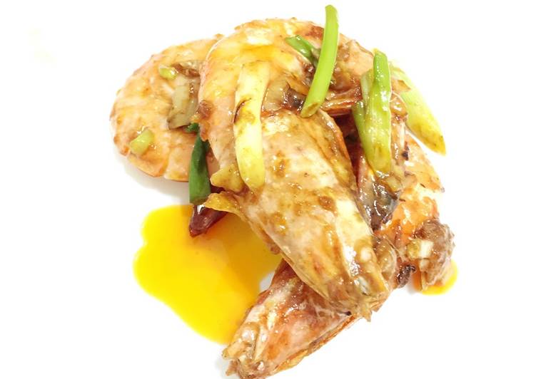 Recipe of Any-night-of-the-week Spicy Butter Prawn