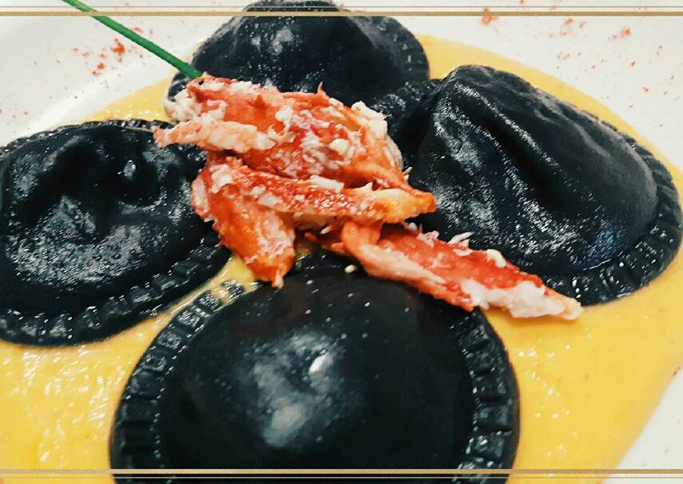 Sorrentinos de centolla & salsa de calabaza