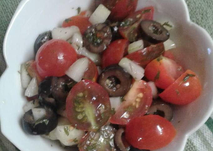 Steps to Make Perfect Cherry Tomato Veggie Salad