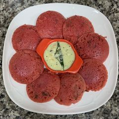 A picture of Beetroot Idli.