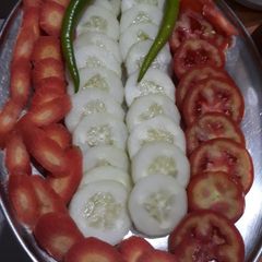 A picture of Regular fresh Salad.