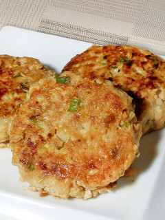 【厚生廚房】雞肉豆腐漢堡排 的食譜成品照片