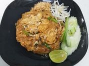 A picture of garlic chicken bean sprouts