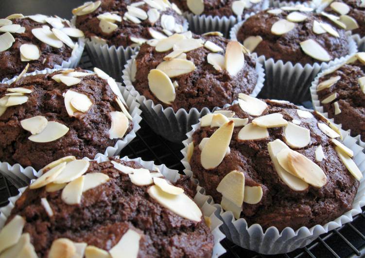 Simple Way to Prepare Quick Apple & Cocoa Cupcakes