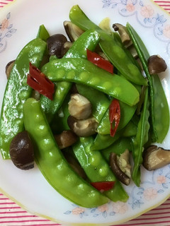 👩🏻🍳甜豆炒香菇 的食譜成品照片