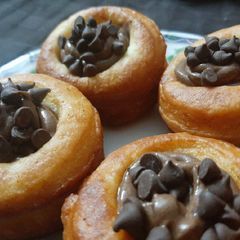 A picture of Donuts bowl.