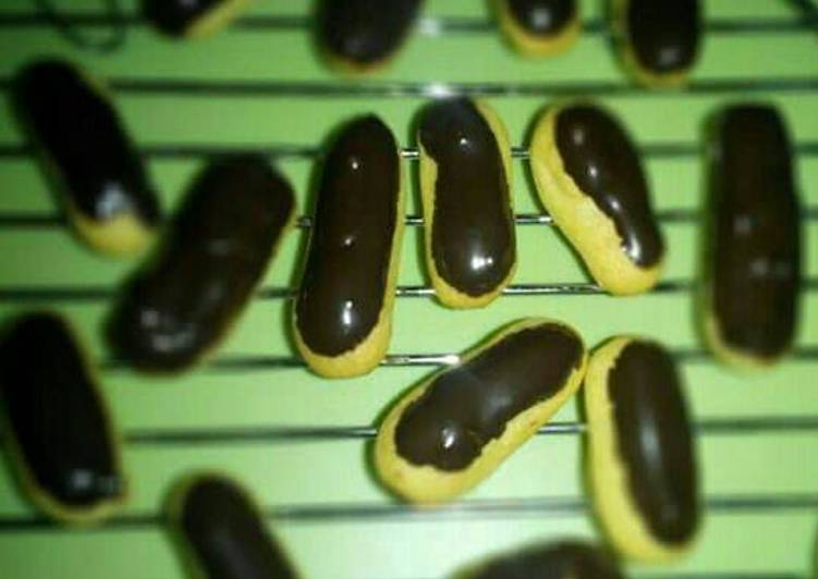Eclairs With Cheese Custard Filling