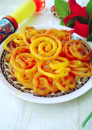 A picture of Instant kesar Jalebi.