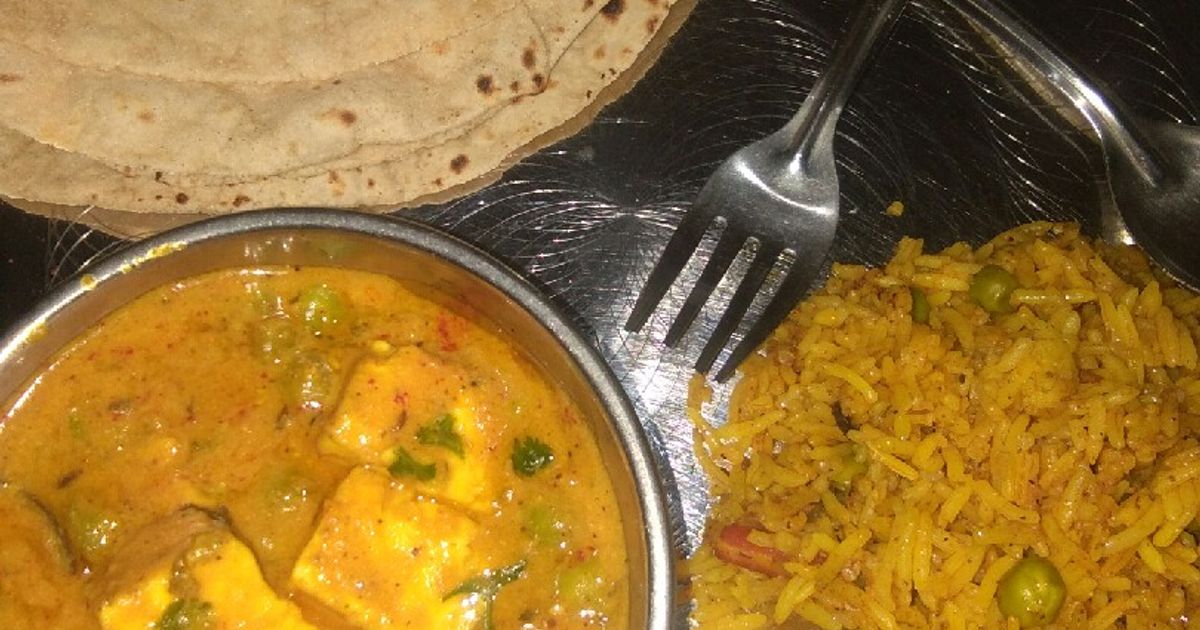 मटर पनीर और रोटी (Matar Paneer Aur Roti Recipe In Hindi) रेसिपी बनाने ...