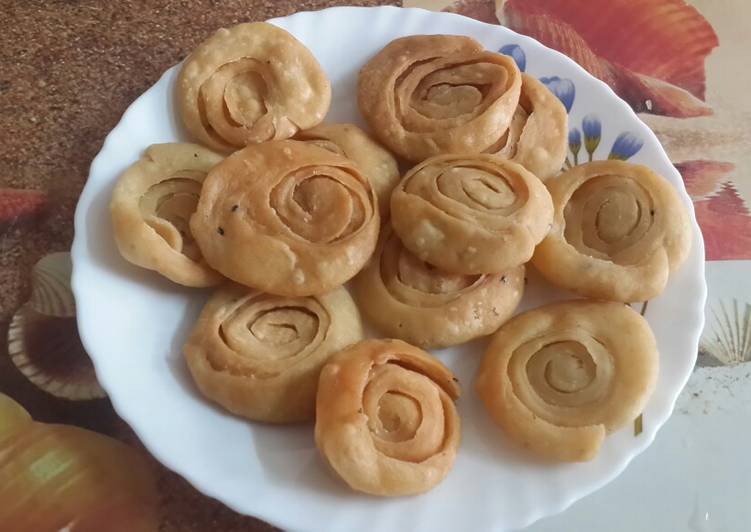 Recipe of Homemade Crispy layered Verki Puri,a tea time snack
