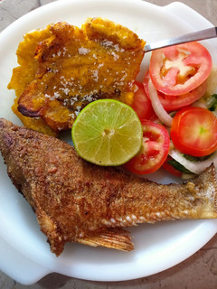 Una foto de Rico pescado frito 🤤