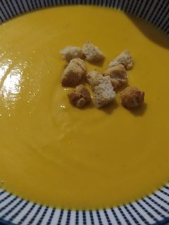 Una foto de Cremita de verduras templada