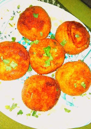 A picture of Crispy Potato surprise balls.